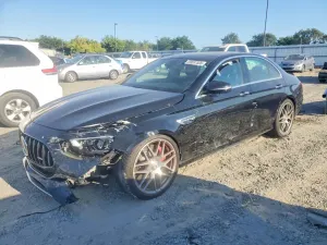 Mercedes-Benz E 4.0L 8 2021