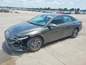 Hyundai Elantra 2.0L 4 2024