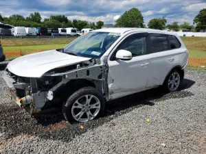 Mitsubishi Outlander 2.4L 4 2015