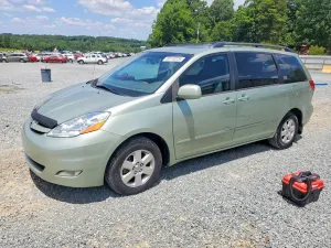 Toyota Sienna 3.5L 6 2010