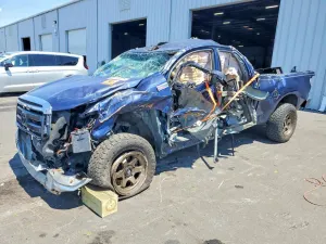 Toyota Tundra 5.7L 8 2011