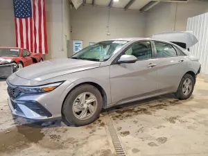 Hyundai Elantra 2.0L 4 2025
