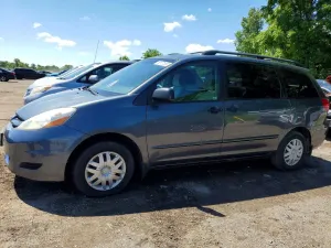Toyota Sienna 3.5L 6 2010