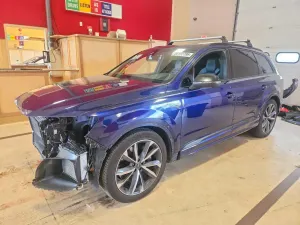 Audi SQ7 4.0L 8 2022