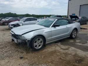 Ford Mustang 3.7L 6 2014
