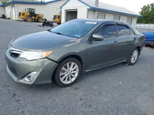 Toyota Camry BASE 2.5L 4 2012
