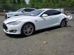 Tesla Model S 2014