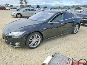 Tesla Model S 2014