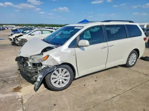 Toyota Sienna 3.5L 6 2017