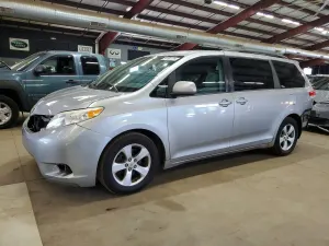 Toyota Sienna 3.5L 6 2012