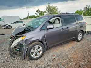 Toyota Sienna 3.5L 6 2011