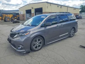 Toyota Sienna 3.5L 6 2017
