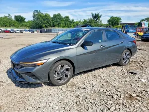 Hyundai Elantra 2.0L 4 2025