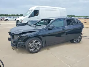 Hyundai Elantra 2.0L 4 2025