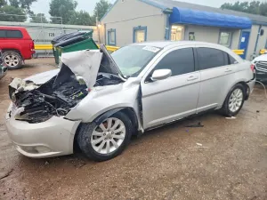 Chrysler 200 2.4L 4 2012