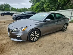 Nissan Altima 2.5L 4 2021