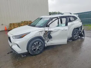 Toyota Highlander 3.5L 6 2022
