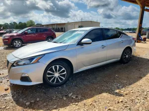 Nissan Altima 2.5L 4 2020