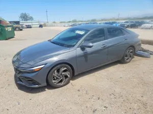 Hyundai Elantra 2.0L 4 2024