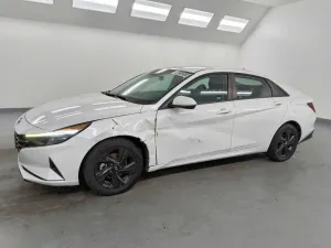 Hyundai Elantra 2.0L 4 2021