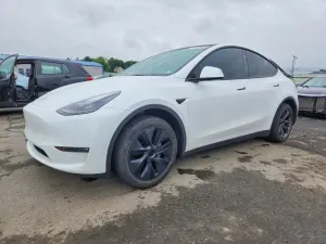 Tesla Model Y 2024