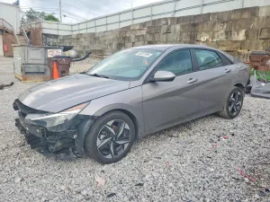 Hyundai Elantra 2.0L 4 2023