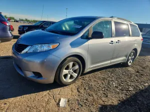Toyota Sienna 3.5L 6 2014