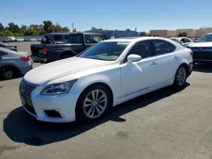 Lexus LS 4.6L 8 2015