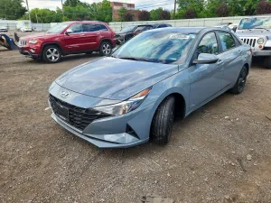 Hyundai Elantra 2.0L 4 2023