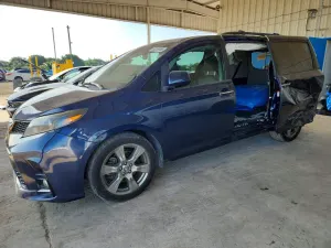 Toyota Sienna 3.5L 6 2018