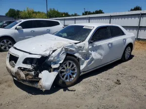 Chrysler 300C 5.7L 8 2013