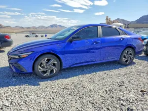 Hyundai Elantra 2.0L 4 2025