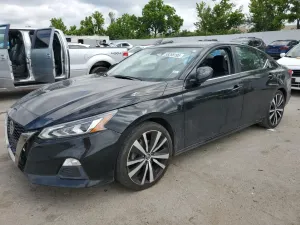 Nissan Altima SR 2.5L 4 2022