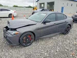 Alfa Romeo Giulia 2.0L 4 2022