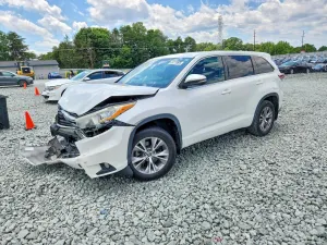 Toyota Highlander 3.5L 6 2016