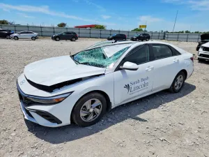 Hyundai Elantra 2.0L 4 2025