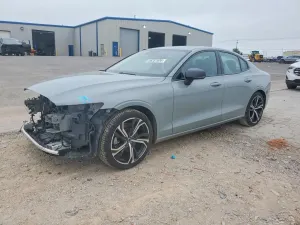 Volvo S60 2.0L 4 2024