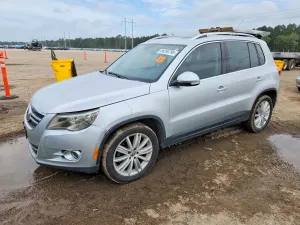 Volkswagen Tiguan 2.0L 4 2011