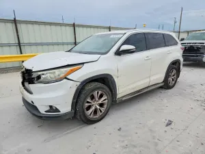 Toyota Highlander 3.5L 6 2015