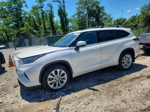 Toyota Highlander 2.4L 4 2023