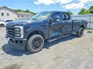 Ford F-350 6.7L 8 2024