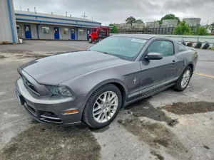 Ford Mustang 3.7L 6 2014