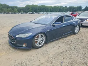 Tesla Model S 2013