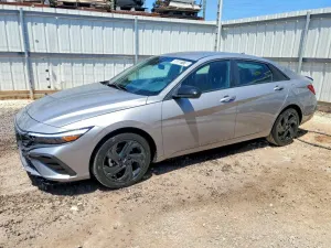 Hyundai Elantra 2.0L 4 2026
