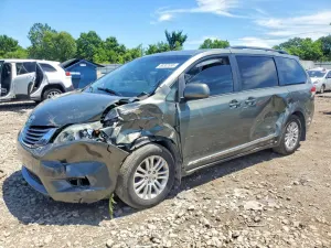 Toyota Sienna 3.5L 6 2011