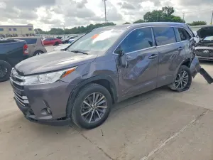 Toyota Highlander 3.5L 6 2017