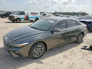 Hyundai Elantra 2.0L 4 2024