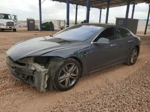 Tesla Model S 2014