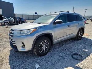 Toyota Highlander 3.5L 6 2017
