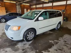 Chrysler Town & Country 3.8L 6 2010